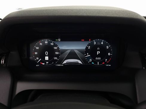 Certified 2025 Land Rover Discovery Sport S image 24