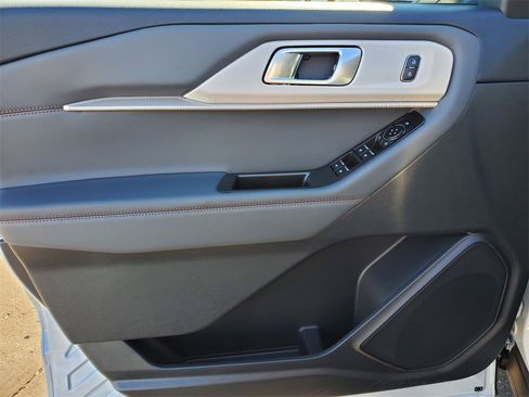 New 2026 Ford Explorer Active w/ Active Comfort Package image 24