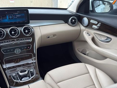 Used 2020 Mercedes-Benz C 300 Sedan image 25