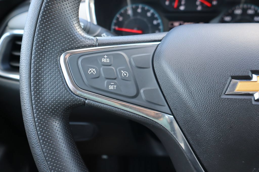 Used 2019 Chevrolet Equinox LS w/ LS Convenience Package AWD/4WD image 6