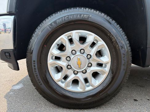 Used 2025 Chevrolet Silverado 2500 LT AWD/4WD image 25