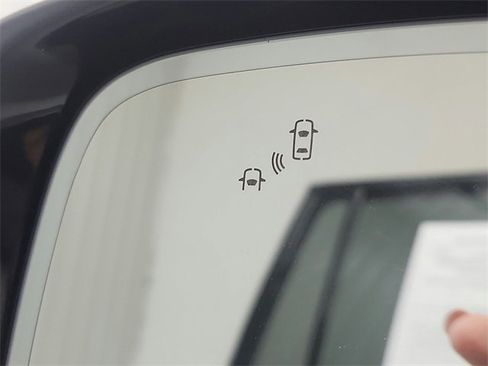 Used 2021 Nissan Armada SL w/ Captain's Chairs Package image 22