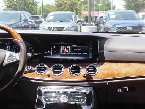 Used 2017 Mercedes-Benz E 300 image 17
