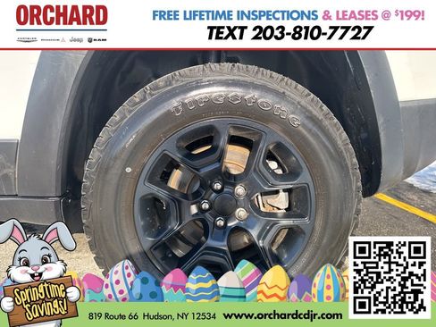 Used 2022 Jeep Cherokee Trailhawk w/ Sun, Sound & Nav Group image 11