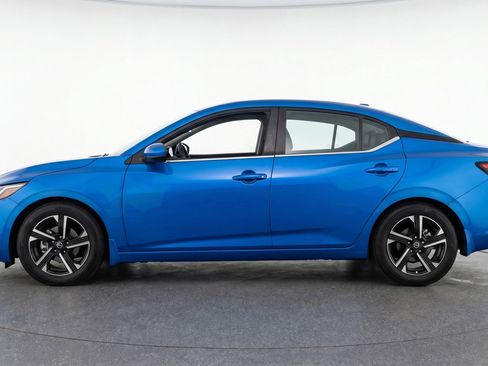 Used 2025 Nissan Sentra SV FWD image 5