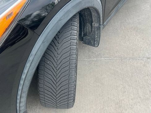 Used 2020 Nissan Kicks SV image 9