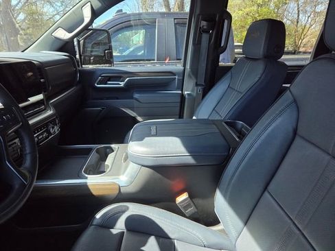 Used 2025 Chevrolet Silverado 2500 High Country w/ High Country Premium Package image 6