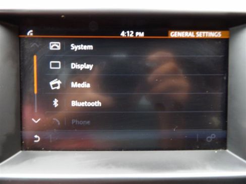 Used 2017 Land Rover Discovery SE image 26