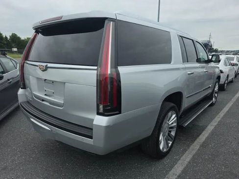 Used 2016 Cadillac Escalade ESV Platinum AWD/4WD image 2