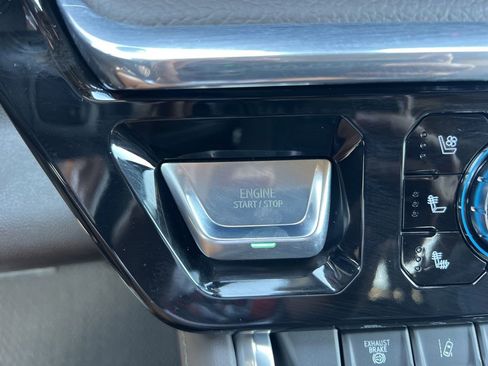 Used 2025 GMC Sierra 3500 Denali w/ Denali Reserve Package image 23