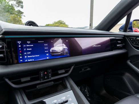 Used 2024 Porsche Macan 4 Electric image 35