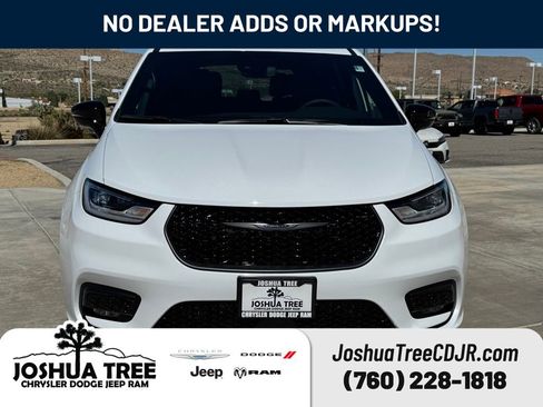 New 2026 Chrysler Pacifica Select w/ S Appearance Package image 1