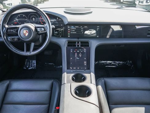 Used 2021 Porsche Taycan image 10