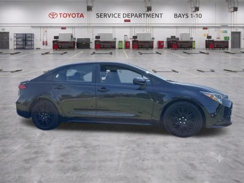 Used 2021 Toyota Corolla LE FWD image 4