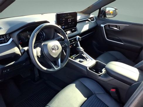 Used 2023 Toyota RAV4 XSE AWD/4WD image 11