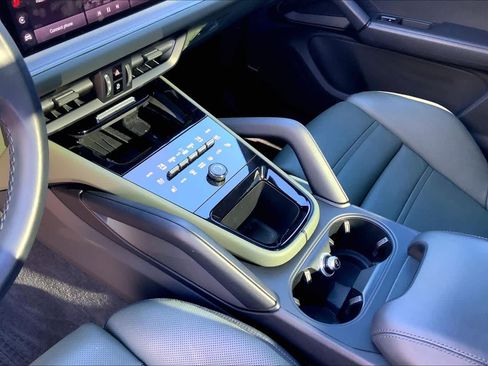 Used 2024 Porsche Cayenne S image 16