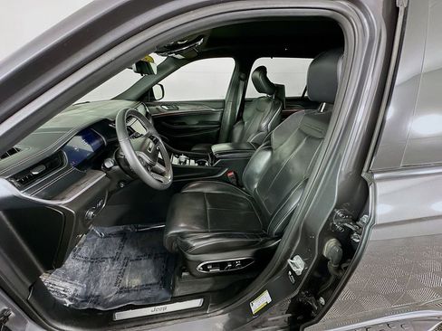 Certified 2023 Jeep Grand Cherokee L Overland w/ Luxury Tech Group IV image 30