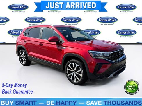 Used 2022 Volkswagen Taos SE FWD image 1