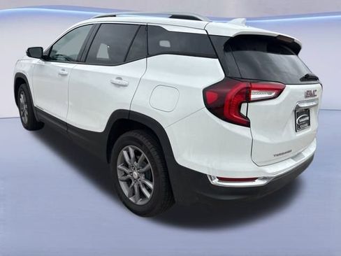 Used 2024 GMC Terrain SLT image 9
