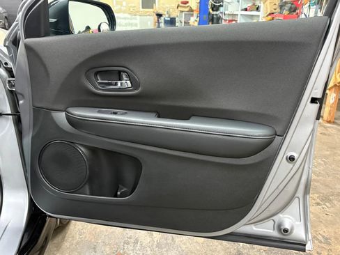 Used 2020 Honda HR-V Sport image 24