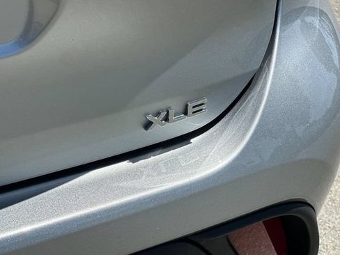 Used 2022 Toyota Highlander XLE AWD/4WD image 28