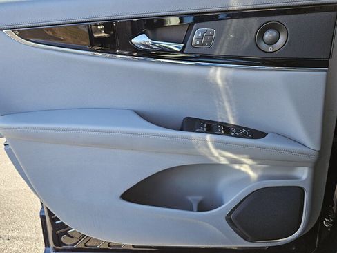 Used 2023 Lincoln Nautilus Reserve w/ Monochromatic Package image 23