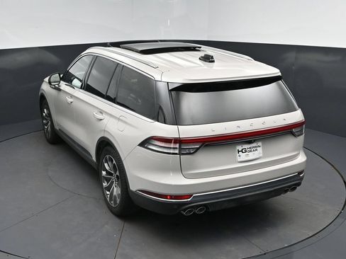 Used 2025 Lincoln Aviator Reserve w/ Luxury Package RWD image 33