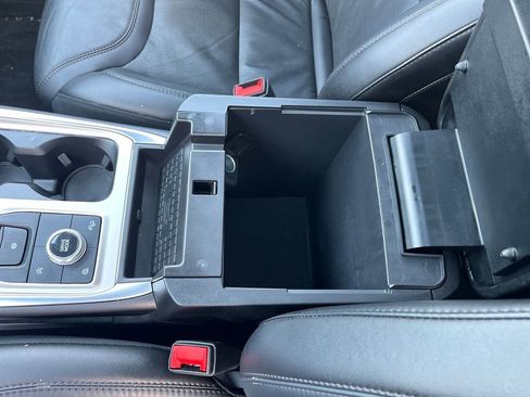 Used 2023 Ford Explorer Platinum w/ Technology Package image 28