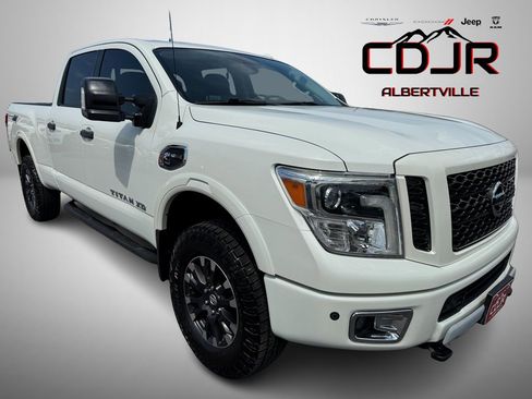 Used 2018 Nissan Titan PRO-4X w/ Pro-4x Convenience Package image 1