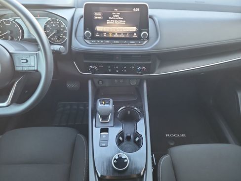 Used 2024 Nissan Rogue S image 19