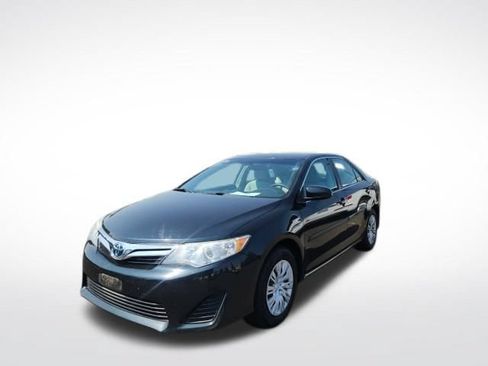 Used 2014 Toyota Camry LE FWD image 4