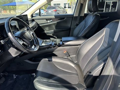 Used 2021 Lincoln Nautilus FWD w/ Equipment Group 101A image 11