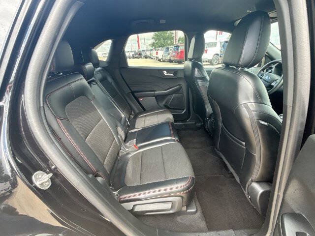 Used 2025 Ford Escape ST-Line Select AWD/4WD image 28