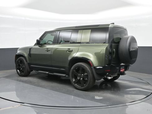 Used 2026 Land Rover Defender 110 X-Dynamic SE AWD/4WD image 3