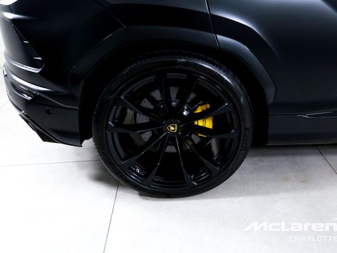 Used 2020 Lamborghini Urus AWD/4WD image 34