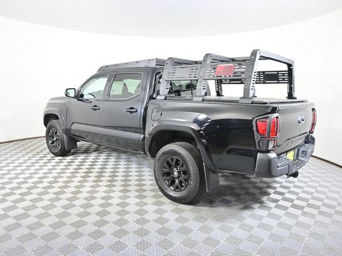 Used 2020 Toyota Tacoma SR5 AWD/4WD image 4