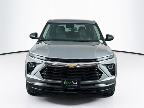 Used 2024 Chevrolet TrailBlazer LS w/ LS Convenience Package FWD image 2