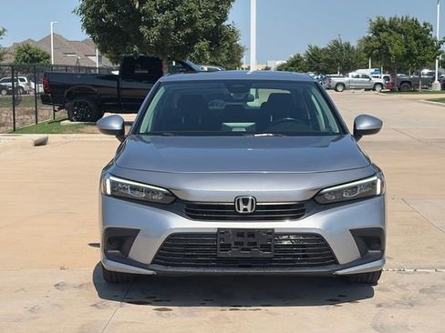 Used 2022 Honda Civic EX image 2
