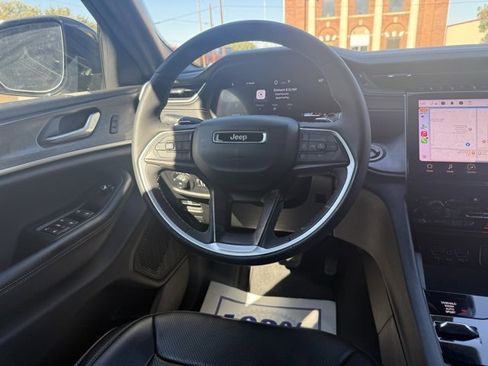 Used 2024 Jeep Grand Cherokee L Limited w/ Luxury Tech Group II image 15