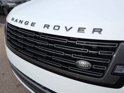 New 2026 Land Rover Range Rover SE image 12