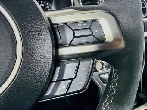 Used 2019 Ford Mustang Shelby GT350 w/ Technology Package RWD image 12