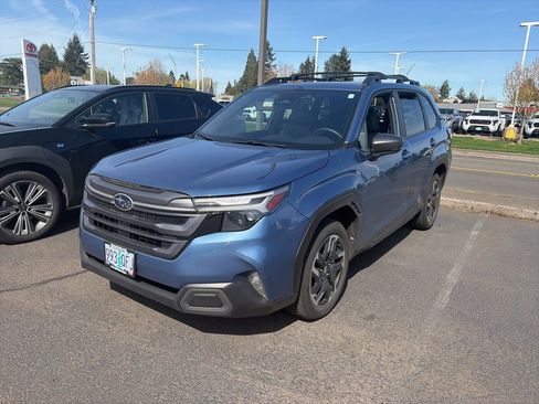 Used 2025 Subaru Forester Limited w/ Popular Package #2 image 2