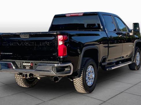 Used 2021 Chevrolet Silverado 2500 LT w/ Convenience Package AWD/4WD image 13