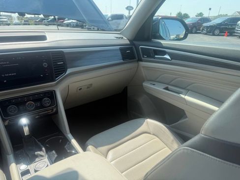 Used 2021 Volkswagen Atlas SEL Premium AWD/4WD image 46