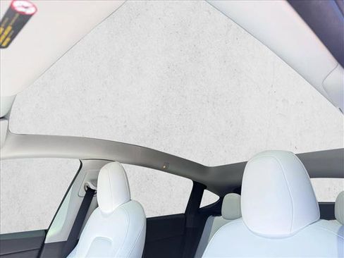 Used 2023 Tesla Model Y Performance AWD/4WD image 14