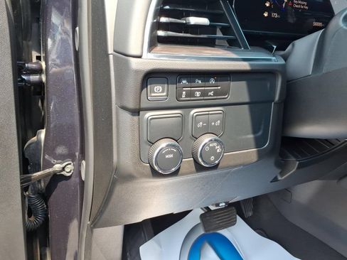 Used 2025 Chevrolet Tahoe LT RWD image 13