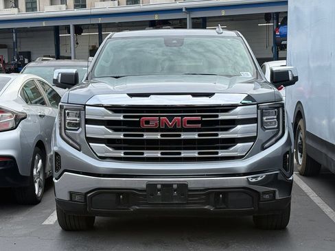 Used 2025 GMC Sierra 1500 SLT AWD/4WD image 3