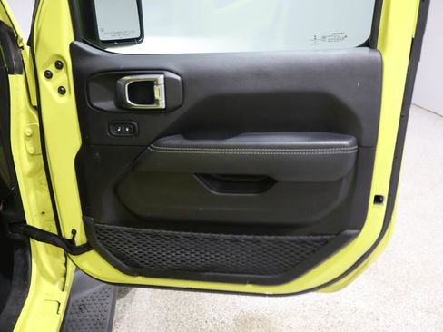 Used 2022 Jeep Wrangler Unlimited Sahara w/ Cold Weather Group image 23