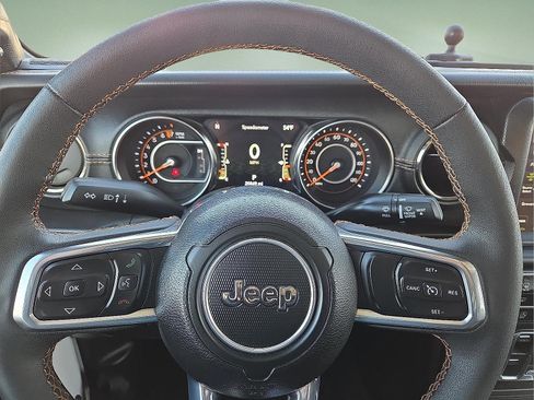 Used 2023 Jeep Gladiator Overland image 24