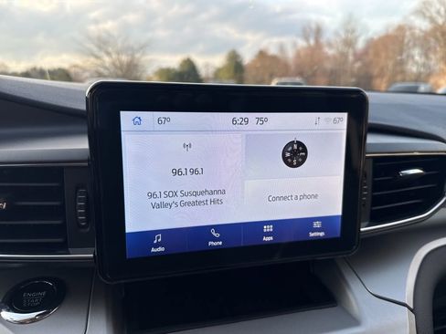 Used 2022 Ford Explorer XLT w/ Equipment Group 202A image 18